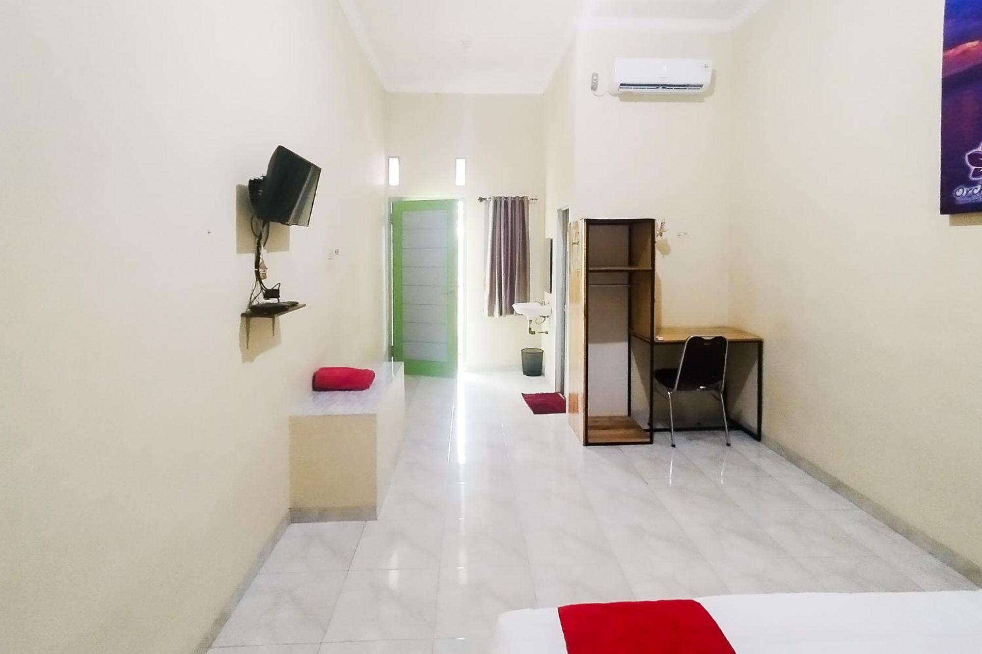 Reddoorz Syariah At Shakira Alesha Enggal Hotell Bandar Lampung Exteriör bild