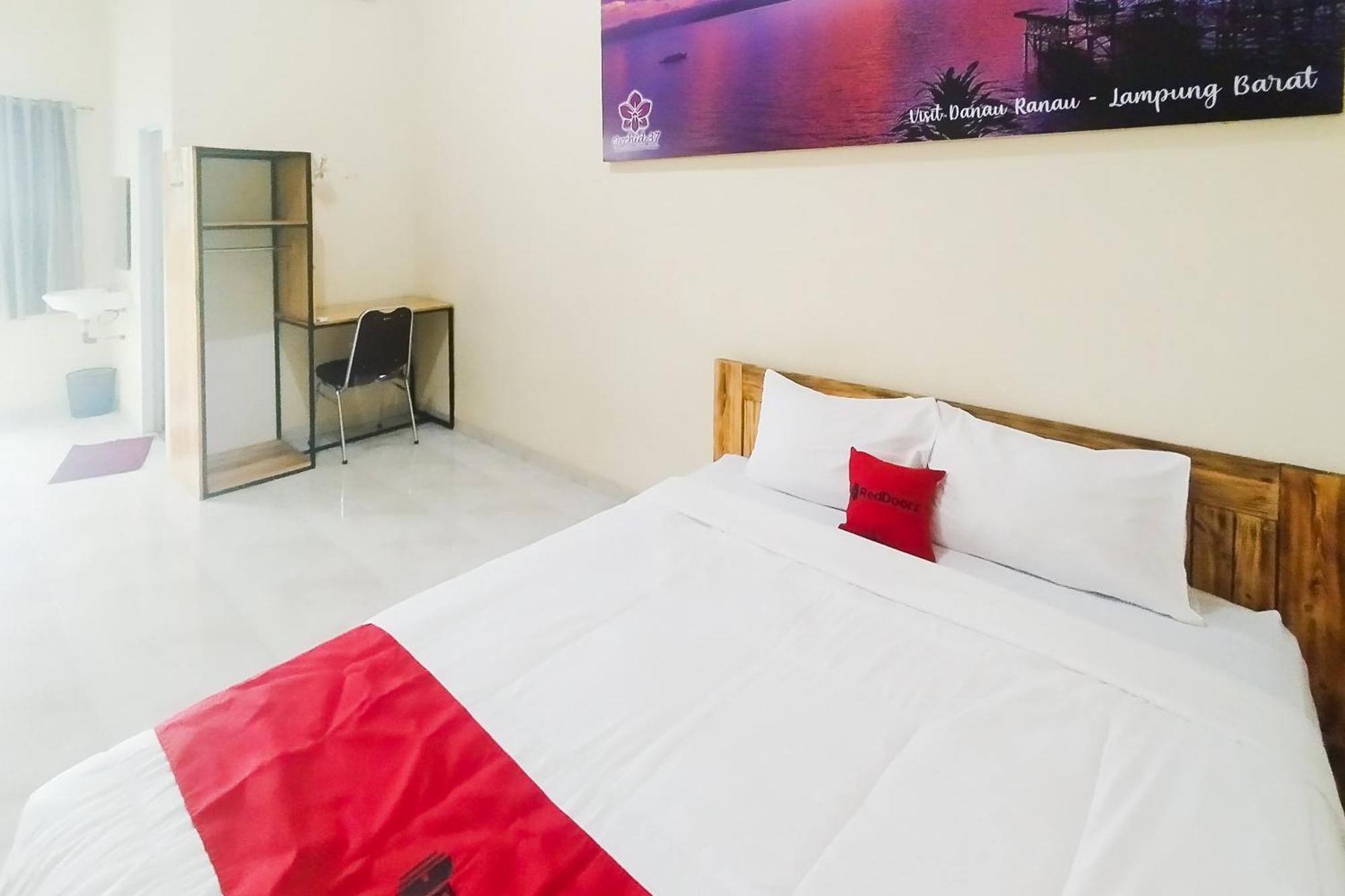 Reddoorz Syariah At Shakira Alesha Enggal Hotell Bandar Lampung Exteriör bild