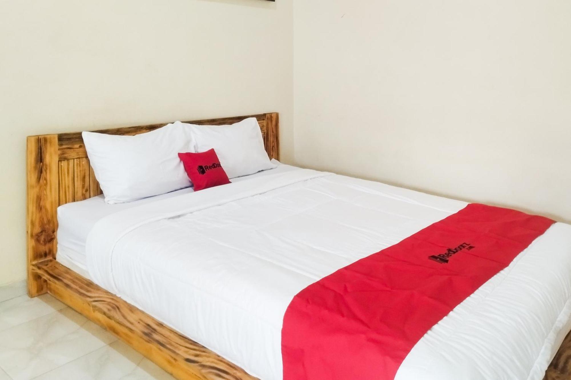 Reddoorz Syariah At Shakira Alesha Enggal Hotell Bandar Lampung Exteriör bild