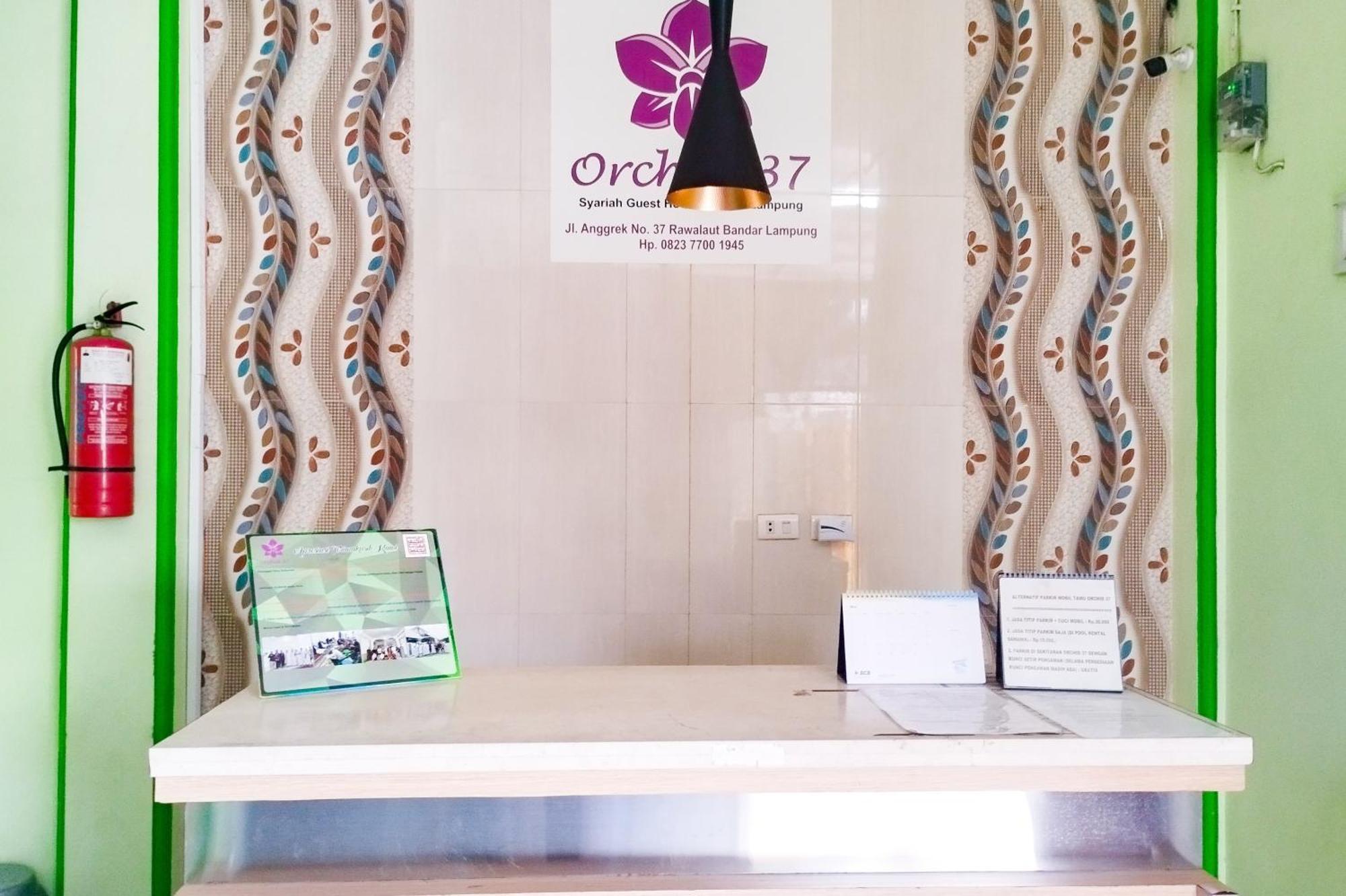 Reddoorz Syariah At Shakira Alesha Enggal Hotell Bandar Lampung Exteriör bild